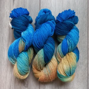 Clun Forest Wol Breigaren Handgeverfd Strand