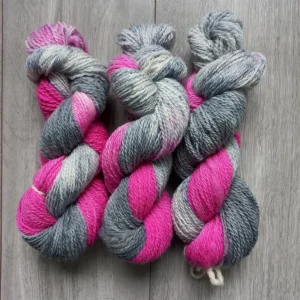 Swifter Wol Handgeverfd breigaren Pioenroos