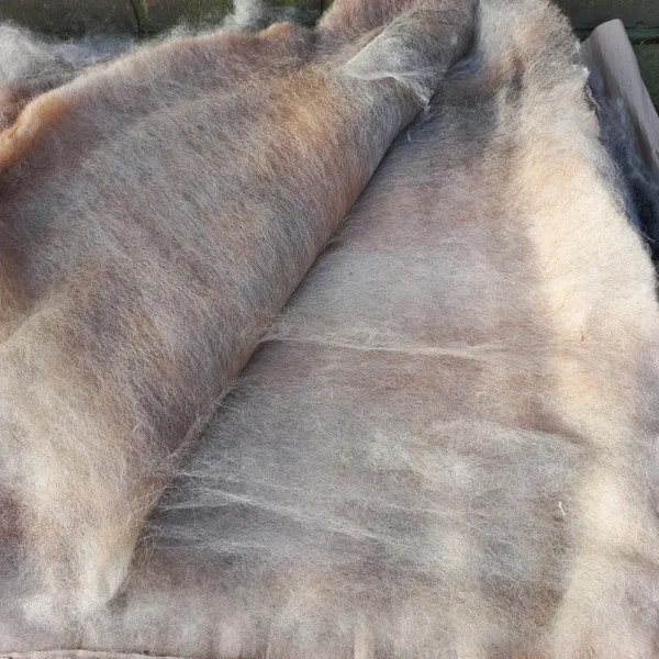 Alpaca Kaardvlies Mix met bruin en zwart