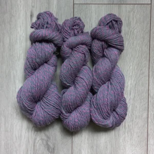 Wild Charollais Handgeverfd garen schaap