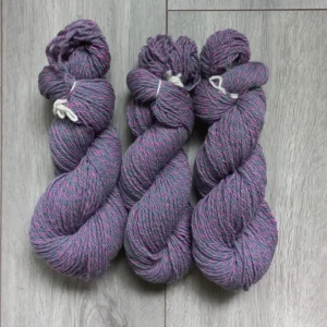 Wild Charollais Handgeverfd garen schaap