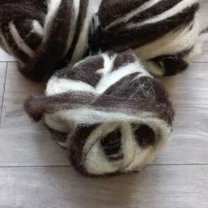 Schaap lontwol SL01 tweekleurig donkerbruin, zwart, wit