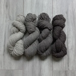 Texelaar Dassenkop mix garen breien haken grijs