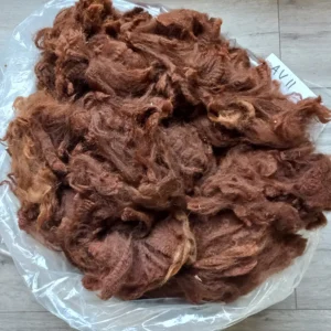 AV11 Medium brown bruin ruwe alpaca vachtspinnen vilten